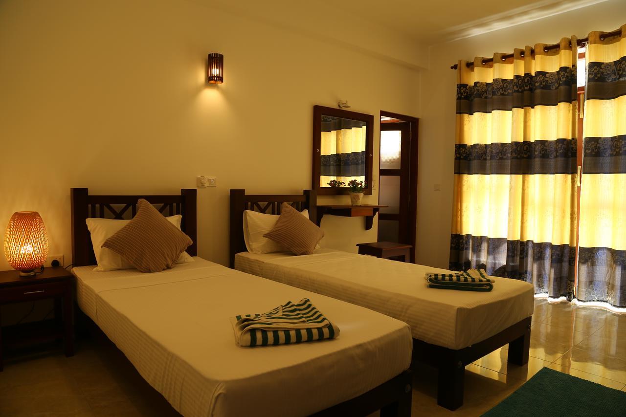 Hikka Regent Hotel Hikkaduwa Exterior photo